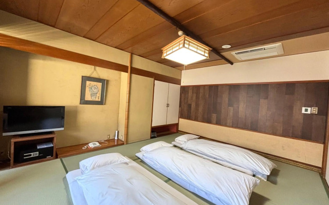 Kameya Rakan Hot Springs Ryokan