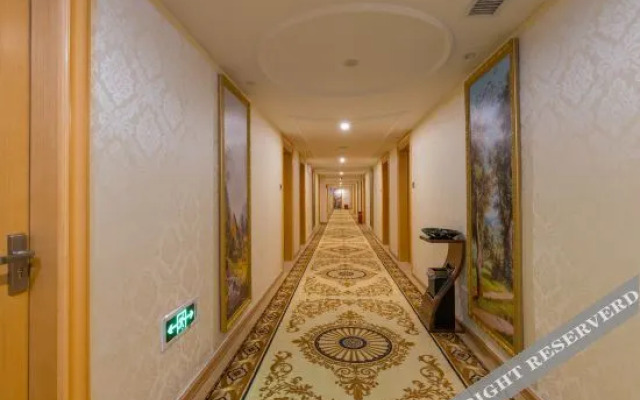 Vienna Hotel (Dongguan Huangjiang Meitang Subway Station Brnch)