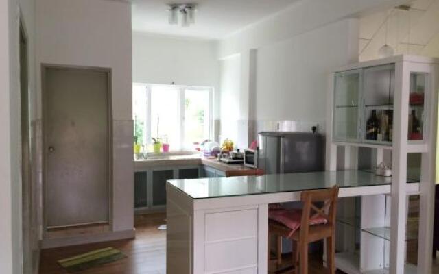 Selesa Hillhomes Cosy House