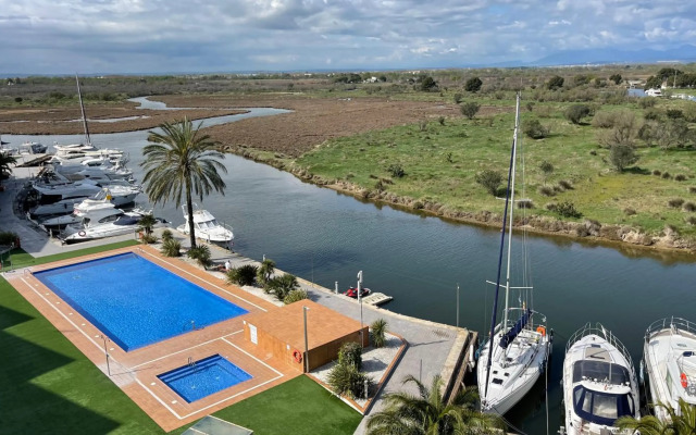 Precioso apartamento en complejo de al standing