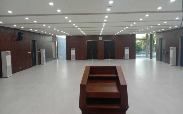 Kambaniru Beach Hotel & Resort