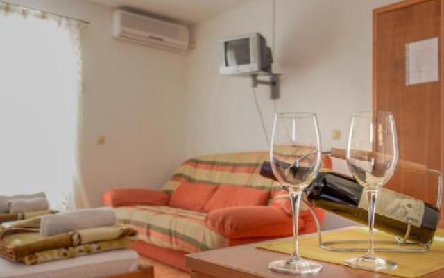 Apartments Drobni Pijesak