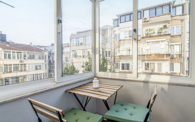 Gorgeous Flat With Lovely Balcony in Nisantasi