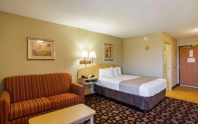 Suburban Studios Clarksville-Louisville North