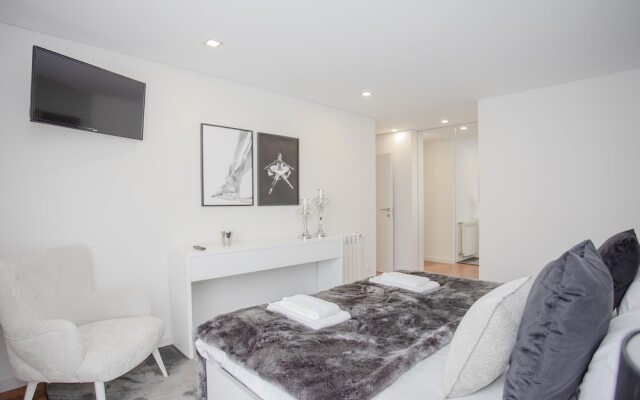 Liiiving-Luxury River View Apartment XII