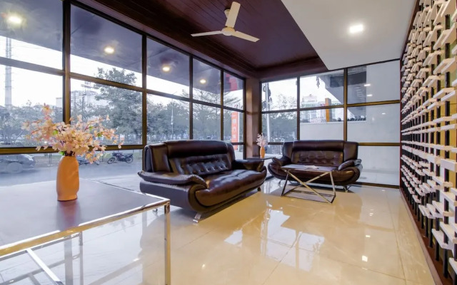 Monday Hotels - Swarna's The Capital