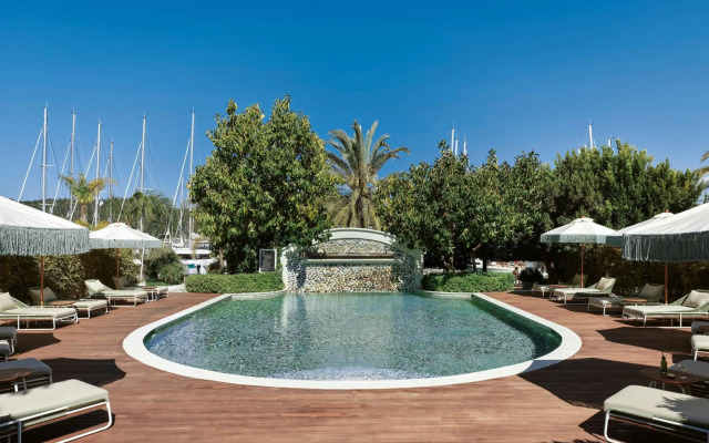 Yacht Classic Hotel - Boutique Class