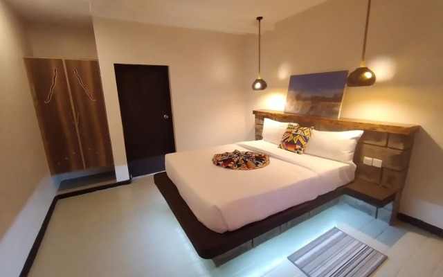 Outback Kenya Lodge