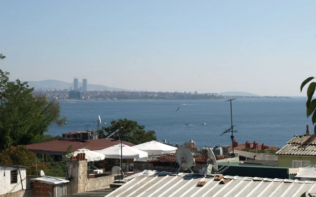 Midilli Art Family Apartment