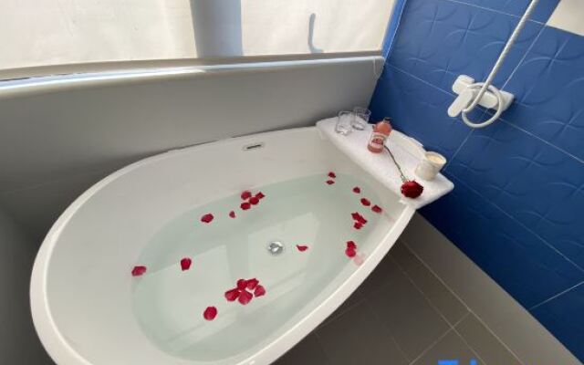 Jigsaw Hotel (Jiangnan West Fenghuang New Village Subway Station Branch)