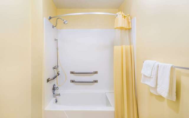 Days Inn by Wyndham Statesville