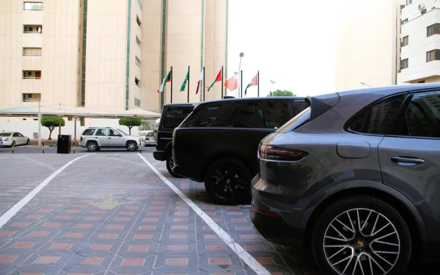 Plaza Athenee Hotel Kuwait