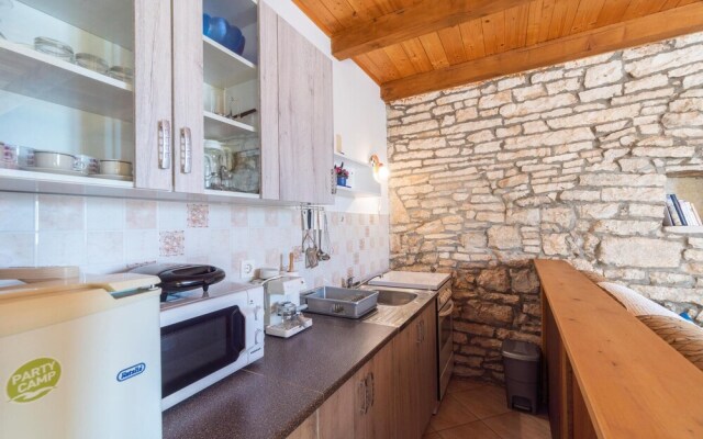 Awesome Home in Hrboki With 1 Bedrooms and Wifi