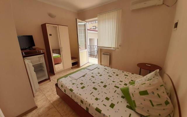 Елена (Геленджик)