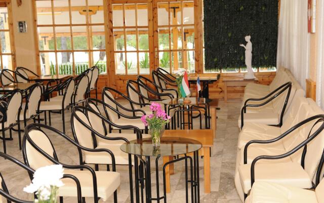 Petit Village Hotel