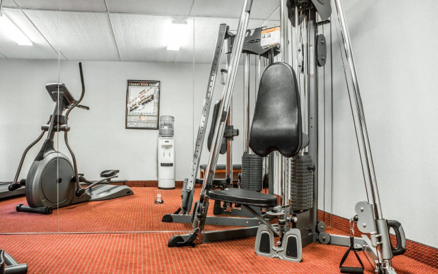 Clarion Pointe Jamestown - Falconer