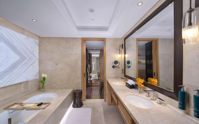 Hilton Dali Resort & Spa