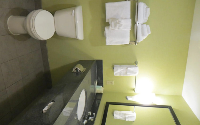 Comfort Suites East