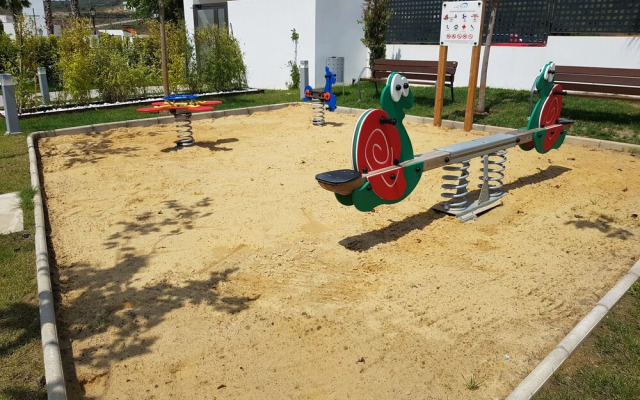 Contemporary two Bed, two Bath Apartment