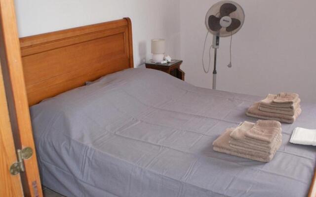 Villa up to 8 sleeps 4 bedrms 2