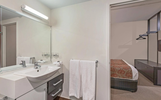 Mantra One Sandy Bay Road
