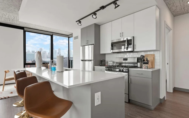 Cloud9 4apt in Building Fultonmkt The Cubist