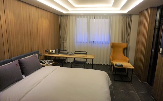 Yeoubi Hotel
