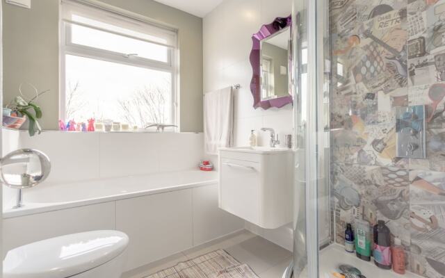 Spacious Property in Kensal Green