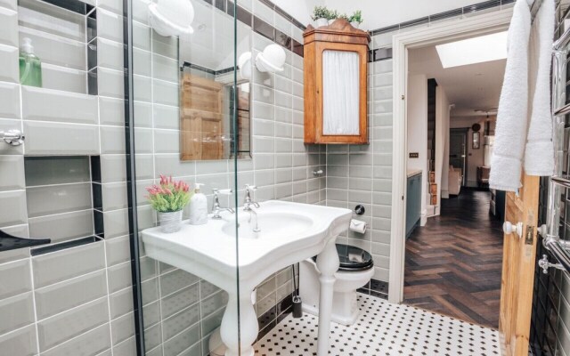 The Emerald - Central Henley 2 Bedroom House