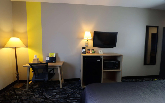 Super 8 by Wyndham Perryville