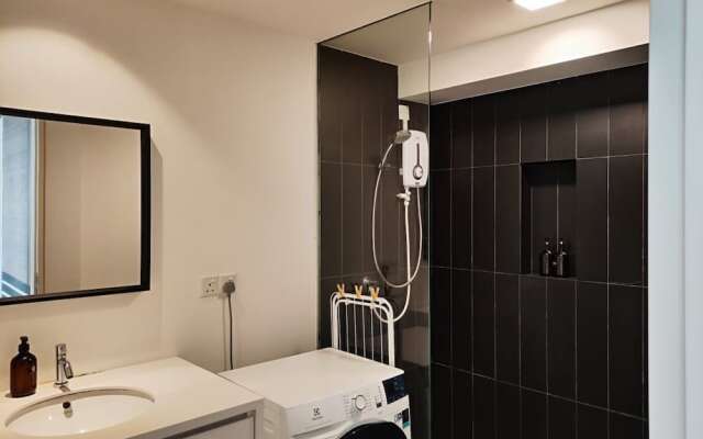 The Hub SS2 by manatidur