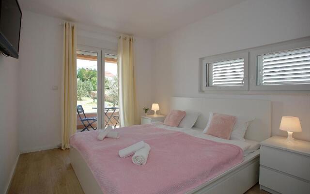 Beautiful Villa L&T 1 Nin
