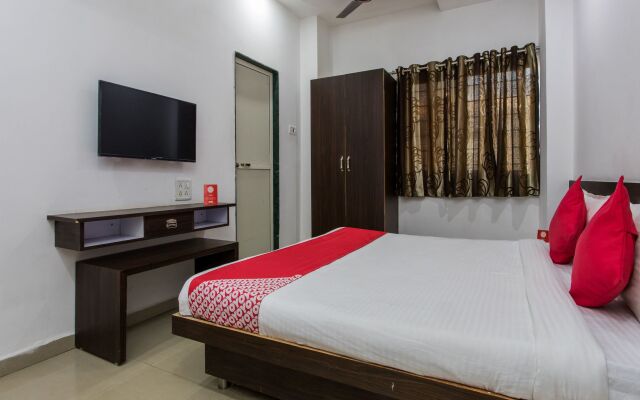 OYO 9969 Hotel Kshipra Dham