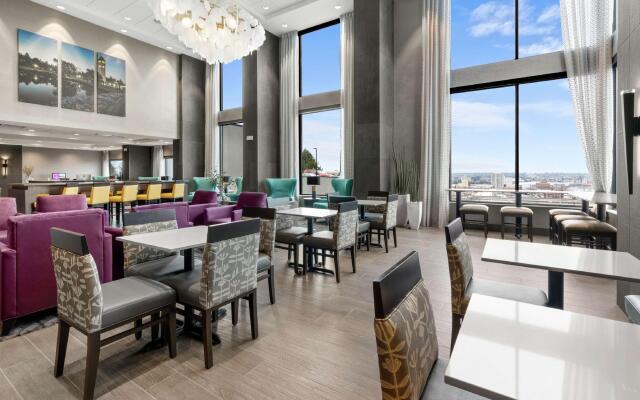 Hampton Inn & Suites Spokane Downtown-South