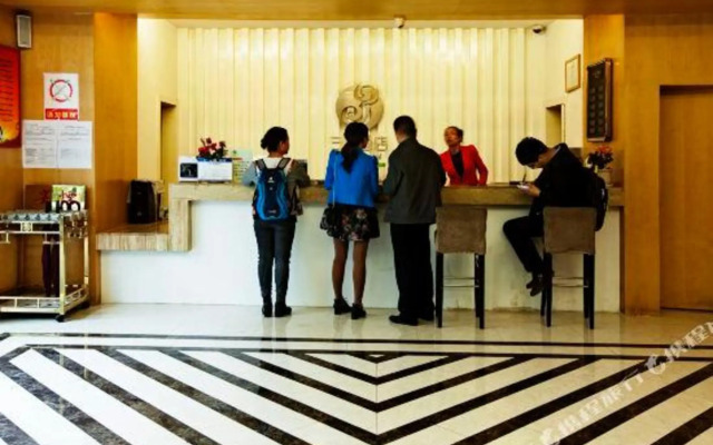 March Hotel (Zunyi Medical University Affiliated Hospital Branch)