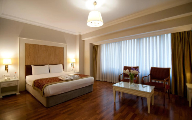 Taksim Metropark Hotel