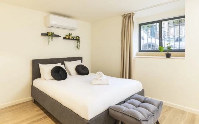The Pearl of Nachlaot Apartments