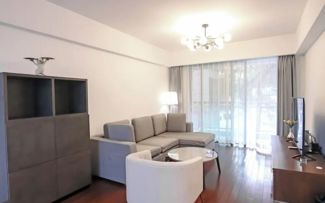Tyms 2BR Apt Near ITC Xujiahui Line1 11