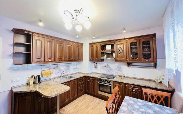 Саквояж на улице Батурина 40