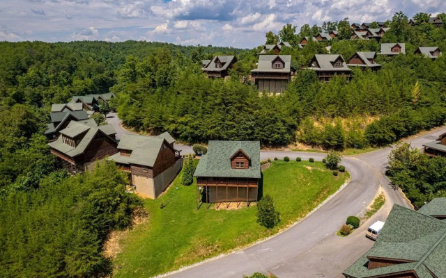 MooseBehaving - Two Bedroom Cabin