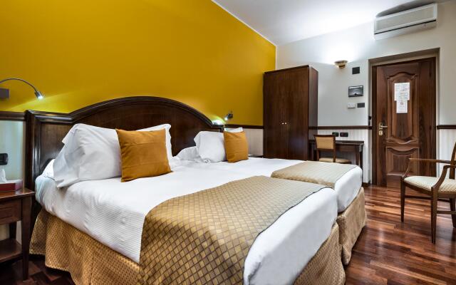 World Hotel Casati 18