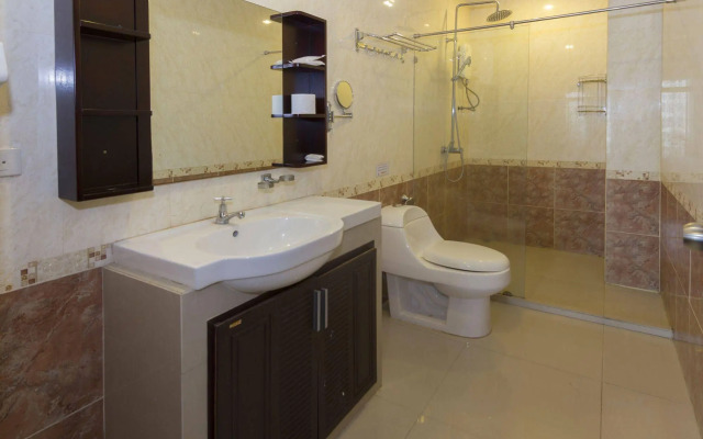 Royal Q&D Suites Hotel