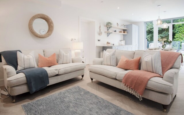 The Hideaway - 2 Bed Holiday Home - Little Haven