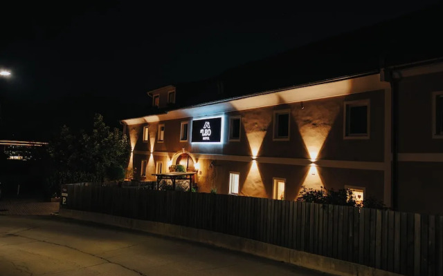 Hotel Leo