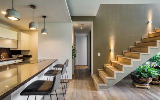 Chic PH Haven with rooftop By Tasman