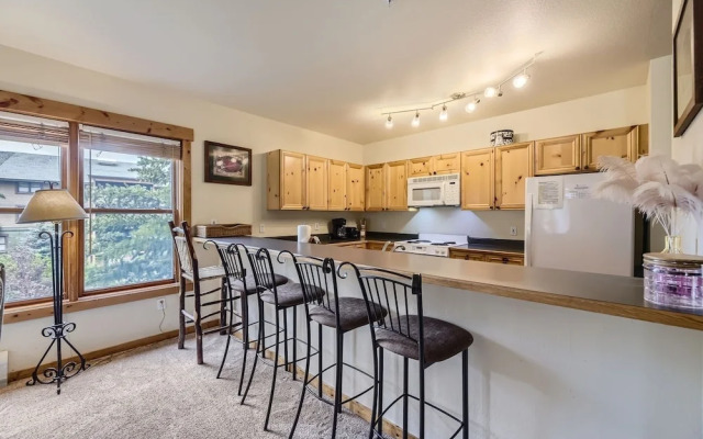 2652 Tenderfoot Lodge 3 Bedroom Condo by RedAwning