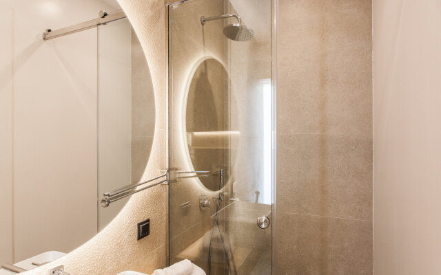 3BD Beachfront Athens Riviera Apartment by TheOlon