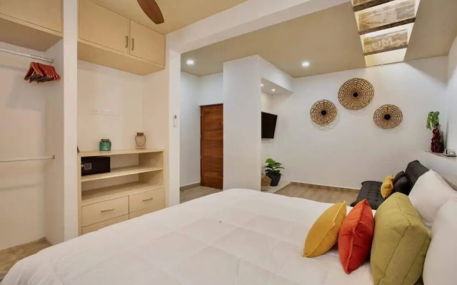 3br. Exclusive TH W/spacious Roof & Private Pool
