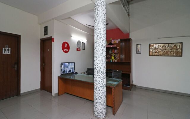 OYO 10662 Hotel Town Noida