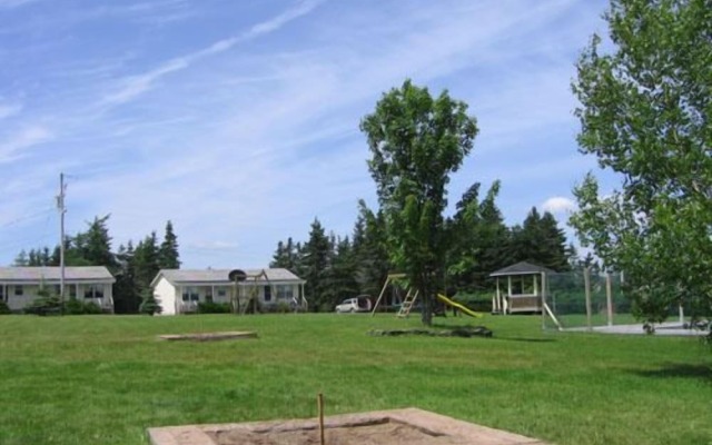 Joyce's Motel & Cottages